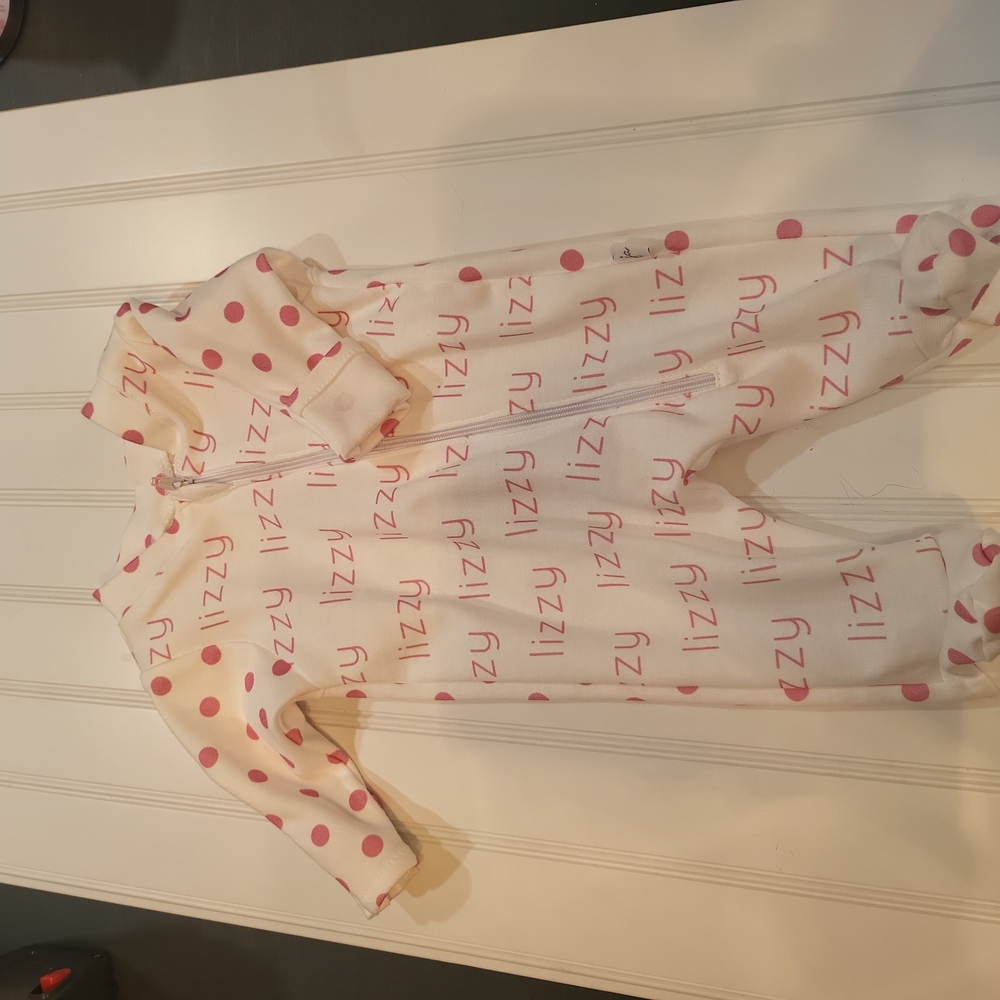 NWT Jennifer Ann Organic Lizzy Pink Polka Dot Zip Footie w Cuffs on Wrists